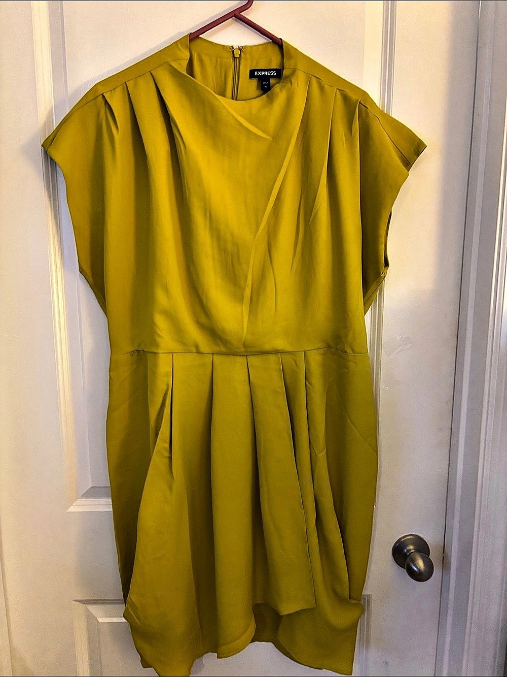 Express Women's Pleated Midi Dress